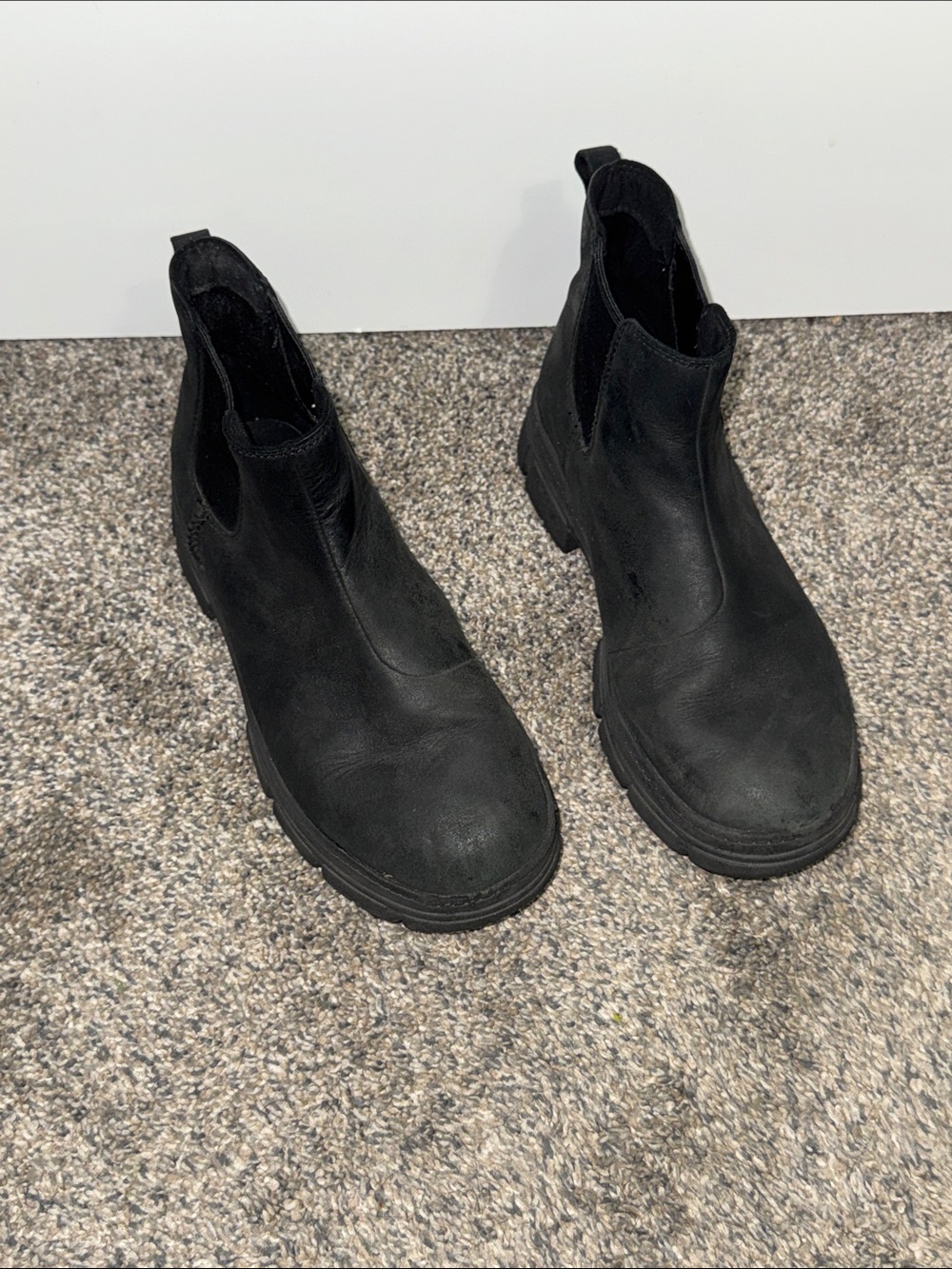 UGG Black Chukka Chelsea Boots Sz 5 lightweight slip on
